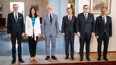 Prezident Petr Pavel se setkal s nejvyššími ústavními činiteli. Zleva Petr Fiala (ODS), předsedkyně Poslanecké sněmovny Markéta Pekarová Adamová (TOP 09),ministr zahraničí Jan Lipavský (nestr.), předseda Senátu Miloš Vystrčil (ODS) a náměstek ministryně obrany František Šulc