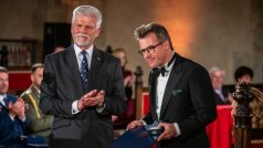 Jakuba Hrůšu u příležitosti svátku 28. října ocenil prezident Petr Pavel „Za zásluhy o stát v oblasti umění“