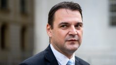 Předseda Motoristů sobě Petr Macinka