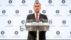 Pavel Blažek na své tiskové konferenci po jednání vlády, kde se řešil sporný miliardový dar ministerstvu spravedlnosti od trestaného obchodníka s drogami