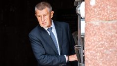 Andrej Babiš odchází z Vrchního soudu v Praze, který se zabývá kauzou Čapí hnízdo