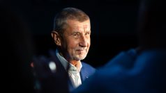 Předseda hnutí ANO Andrej Babiš ve volebním štábu strany