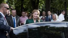 Slovenská prezidentka Zuzana Čaputová se na Vinohradském hřbitově pokloniila památce Václava Havla