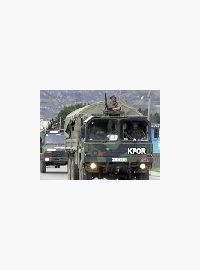 KFOR, vojáci na automobilu