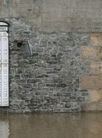 2002 - Ústí nad Labem - vodočet na železničním viaduktu