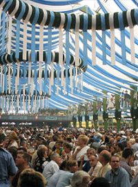 Na Oktoberfestu utrží obchodníci půl miliardy euro