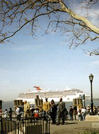 Manhattan míjejí i luxusní zaoceánské lodě