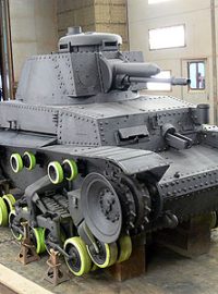 Odzbrojený tank během rekonstrukce