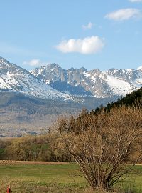 Podmanivé štíty Vysokých Tater a příběhy lidí pod nimi žijících, nám přiblíží Jan Burda společně se svojí slovenskou kolegyní Ivanou Radkovskou.