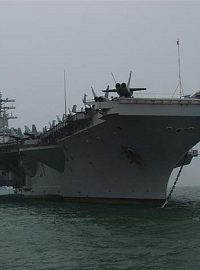 Letadlová loď USS Nimitz