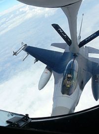 Americká letadla F-16 střežila vzdušný prostor nad Bosnou a Hercegovinou.