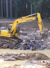 Takto probíhala sanace skládky v Hodoníně na Chrudimsku