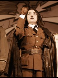 Magdalena Zimová jako Adolf Hitler
