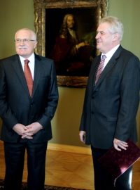 Miloš Zeman na schůzce s prezidentem Václavem Klausem.