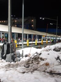 Najednou to jde. Po tragédii obalili pořadatelé sloupy u sáňkařské dráhy žíněnkami