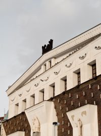 Kostel Nejsvětějšího Srdce Páně, Žižkovská televizní věž, Praha 3