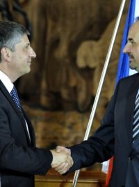 Ministr zahraničních věcí Jan Kohout (vpravo) a rakouský ministr zahraničí Michael Spindelegger.
