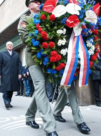 Václav Klaus při pietní vzpomínce na Pražské povstání