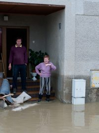 Obyvatelé zaplavených Troubek