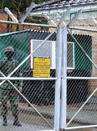 Vojáci u hranice demilitarizované zóny ochotně pózují turistickým foťákům