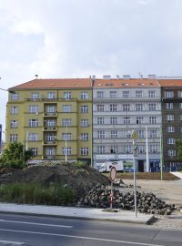 Stavba trolejbusové smyčky Orionka v Praze