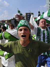 Fanoušci Bohemians 1905 nepřišli na protest na úvodní zápas do Synot Tip Arény. Místo toho vyrazili demonstrovat směrem ke svému domácímu stadionu