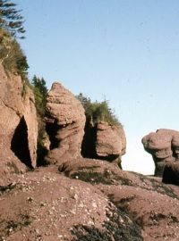 Skalní formace u zálivu Fundy ve východní Kanadě