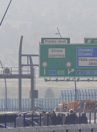 Tato jihozápadní část Pražského okruhu by měla být již odpoledne uvedena do provozu pro veřejnost