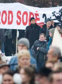 Demonstrace nespokojených státních zaměstnanců na Palackého náměstí v Praze (8. prosince 2010)