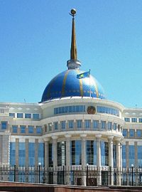 Prezidentský palác v Astaně, v němž sídlí Nursultan Nazarbajev