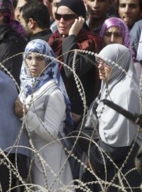 Násilnosti nahradila v Káhiře pokojná demonstrace