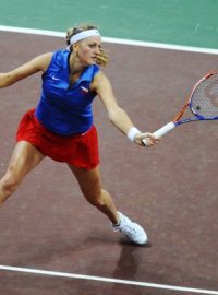 Petra Kvitová při vítězném fedcupovém utkání se Slovenkou Dominikou Cibulkovou