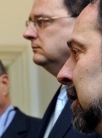 Vláda jednala o zvýšení DPH, Karel Schwarzenberg, Petr Nečas, Radek John