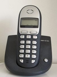 domácí telefon, pevná linka