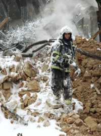 Hasiči pracovali v Chropyni v těžkých podmínkách.