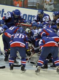 MS v ledním hokeji 2011, osmifinálová skupina E , Slovensko - Dánsko 9. května v Bratislavě. Slovenský tým se soustřeďuje na své poslední vystoupení na šampionátu.