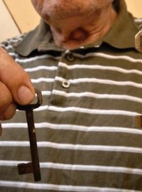 Palestinci si schovávají klíče od svých bývalých domů v Izraeli