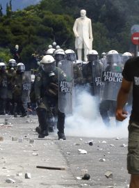 Protesty na náměstí Syntagma v centru Atén