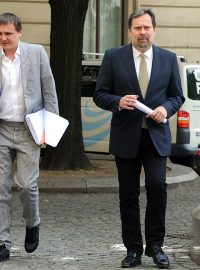 Jednání K9, Vít Bárta a Radek John