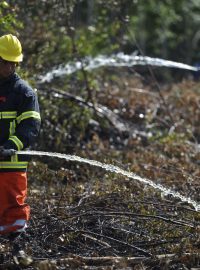 Hasiči preventivně kropí rašeliniště v moskevské oblasti