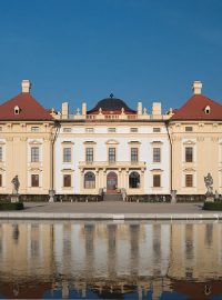 6. prosince 1805 bylo na slavkovském zámku podepsáno příměří