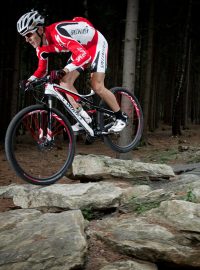 Jaroslav Kulhavý je ve Světovém poháru horských kol 2011 velmi úspěšný