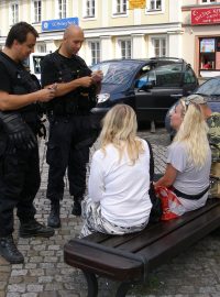 Rumburk - pořádková policie kontroluje střed města