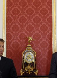 Maďarský premiér Viktor Orbán (vlevo) a prezident Pál Schmitt