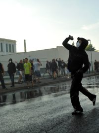 Střety demonstrantů s policií ve Varnsdorfu