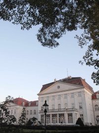 Vídeňský palác Wilhelminenberg, ve kterém docházelo v době, kdy byl dětským domovem, k opakovanému znásilňování dětí