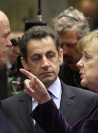 Jorgos Papandreu,  Nicolas Sarkozy  a Angela Merkelová