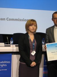 Manažerka projektu berbariérová Olomouc Jana Čuková a veducí odboru soc. věcí na olomouckém magistrátu Michal Majer