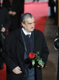 Ministr zahraničí Karel Schwarzenberg přichází do svatovítské katedrály