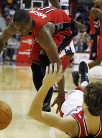 Českého pivota srazil v utkání jeho protihráč DeRozan